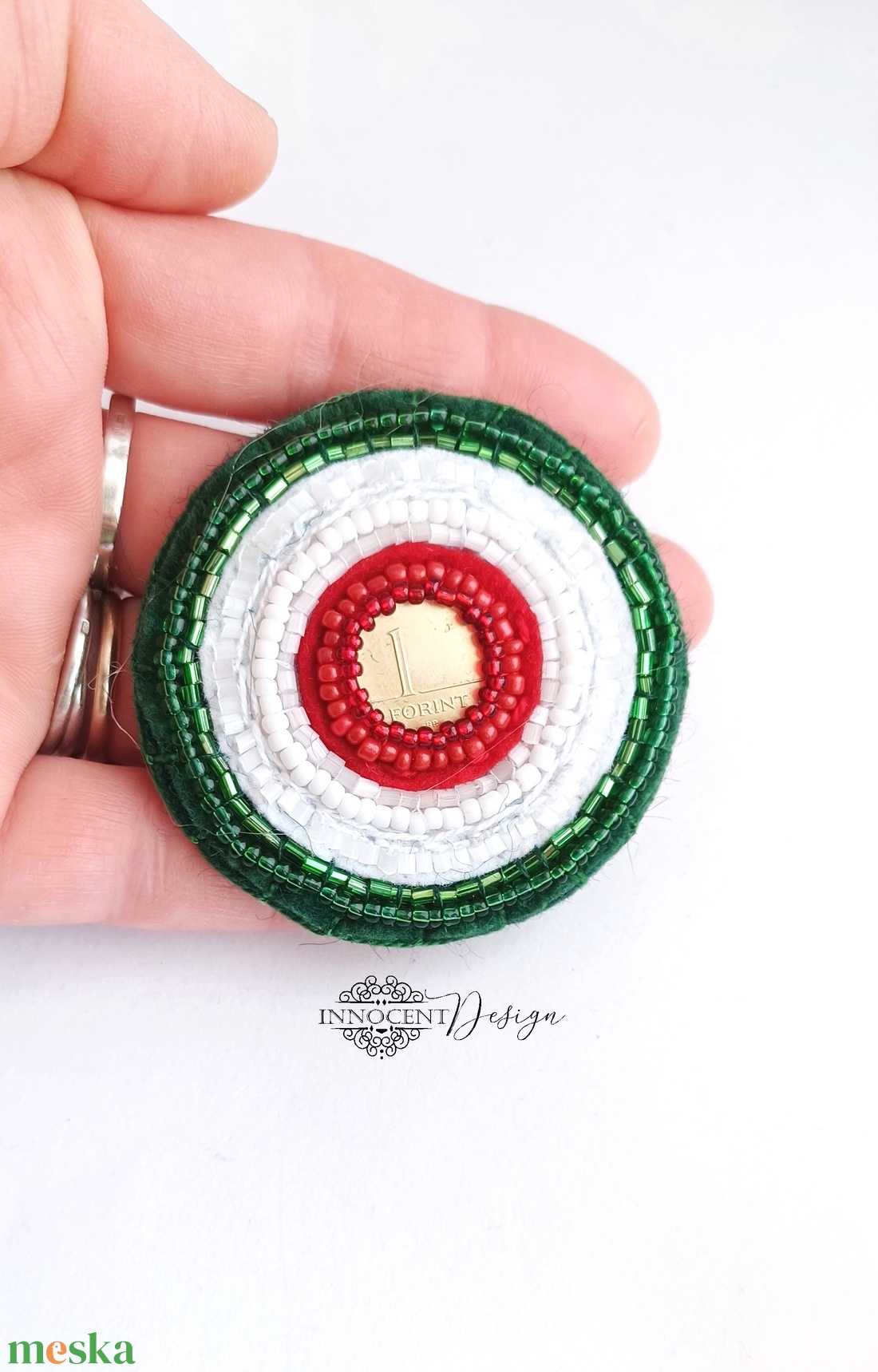 Kokárda - Egy forint a világ - ékszer - kitűző és bross - kitűző - Meska.hu Kokárda - Egy forint a világ - ékszer - kitűző és bross - kitűző - Meska.hu