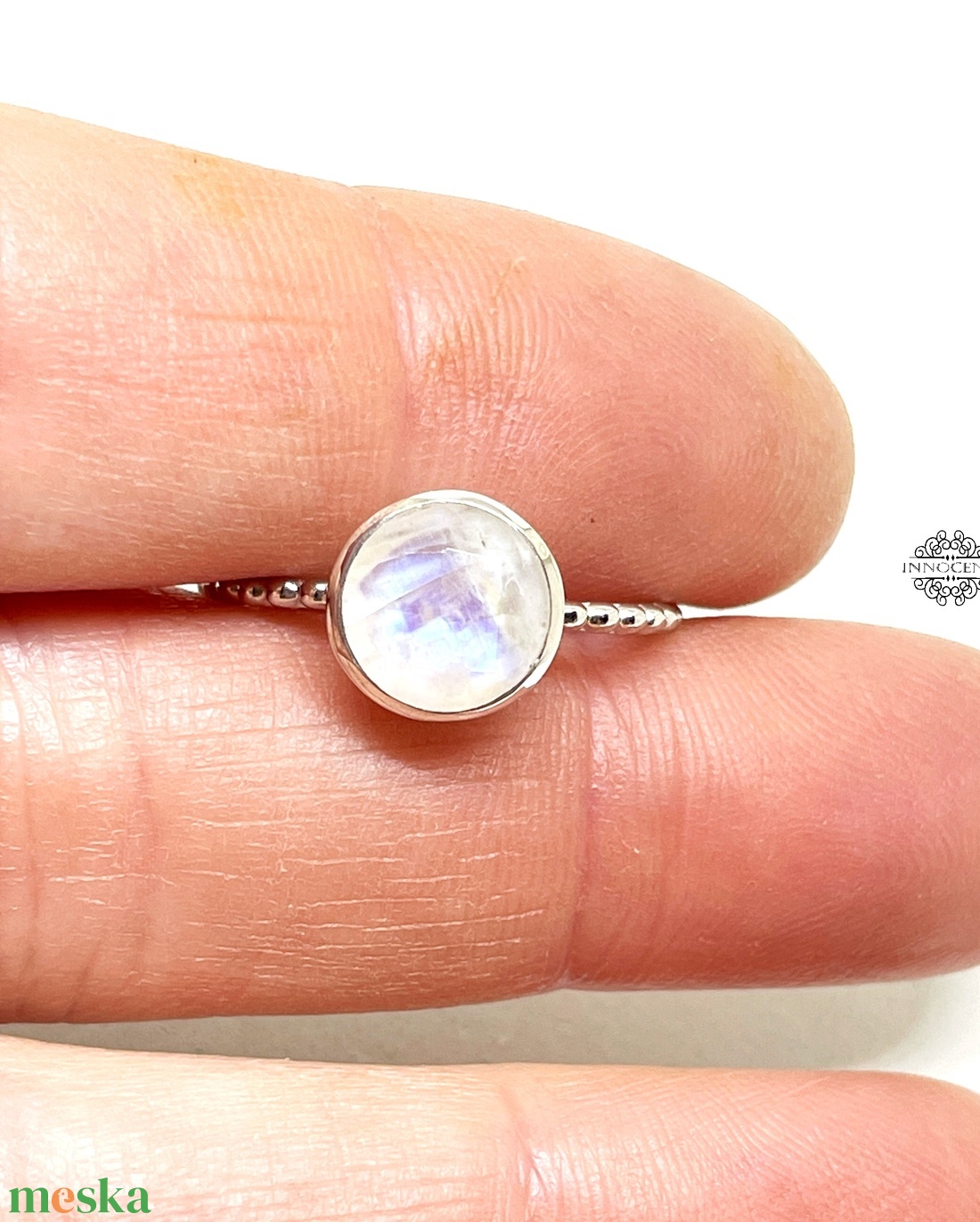 Ezüst gyűrű tokos foglalattal HOLDKŐVEL- 59-es - ékszer - gyűrű - szoliter gyűrű - Meska.hu