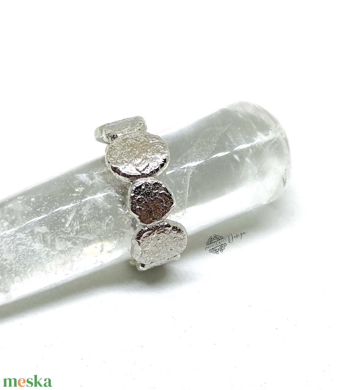 Ezüst gyűrű kalapált pöttyökkel 55-ös - ékszer - gyűrű - kerek gyűrű - Meska.hu