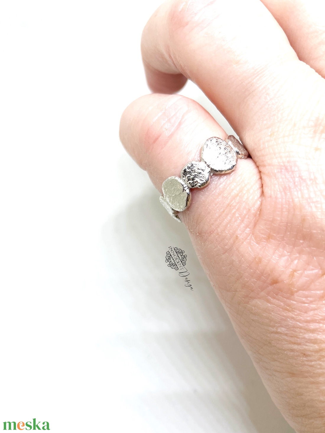 Ezüst gyűrű kalapált pöttyökkel 55-ös - ékszer - gyűrű - kerek gyűrű - Meska.hu