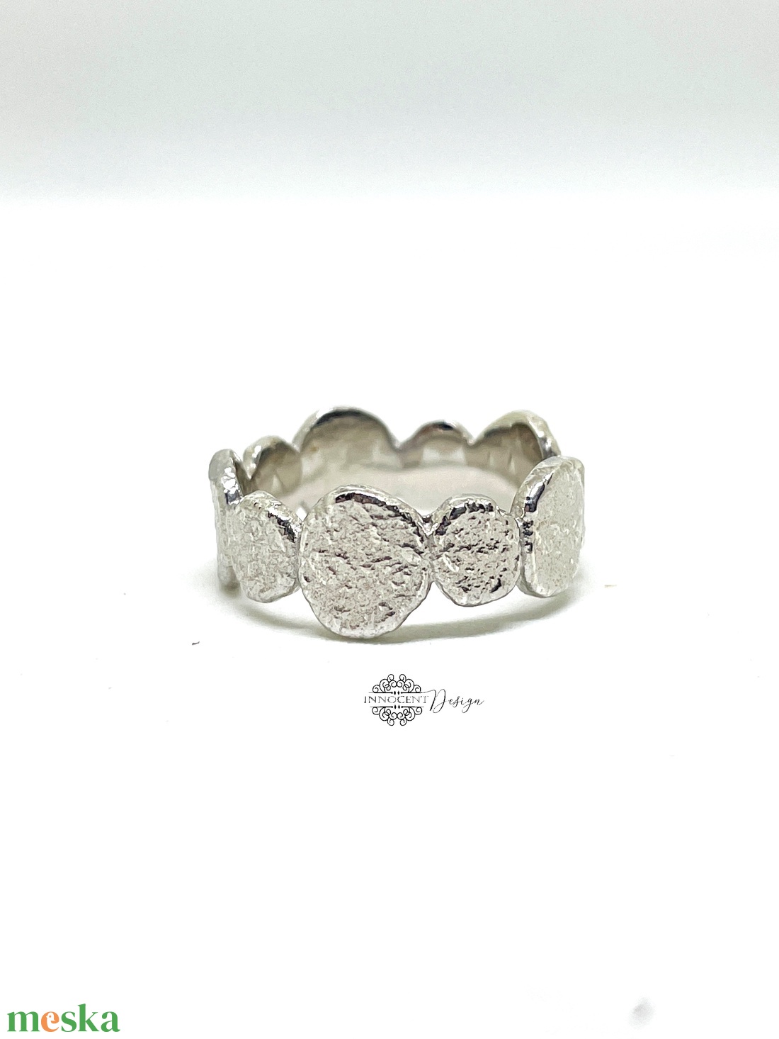 Ezüst gyűrű kalapált pöttyökkel 55-ös - ékszer - gyűrű - kerek gyűrű - Meska.hu