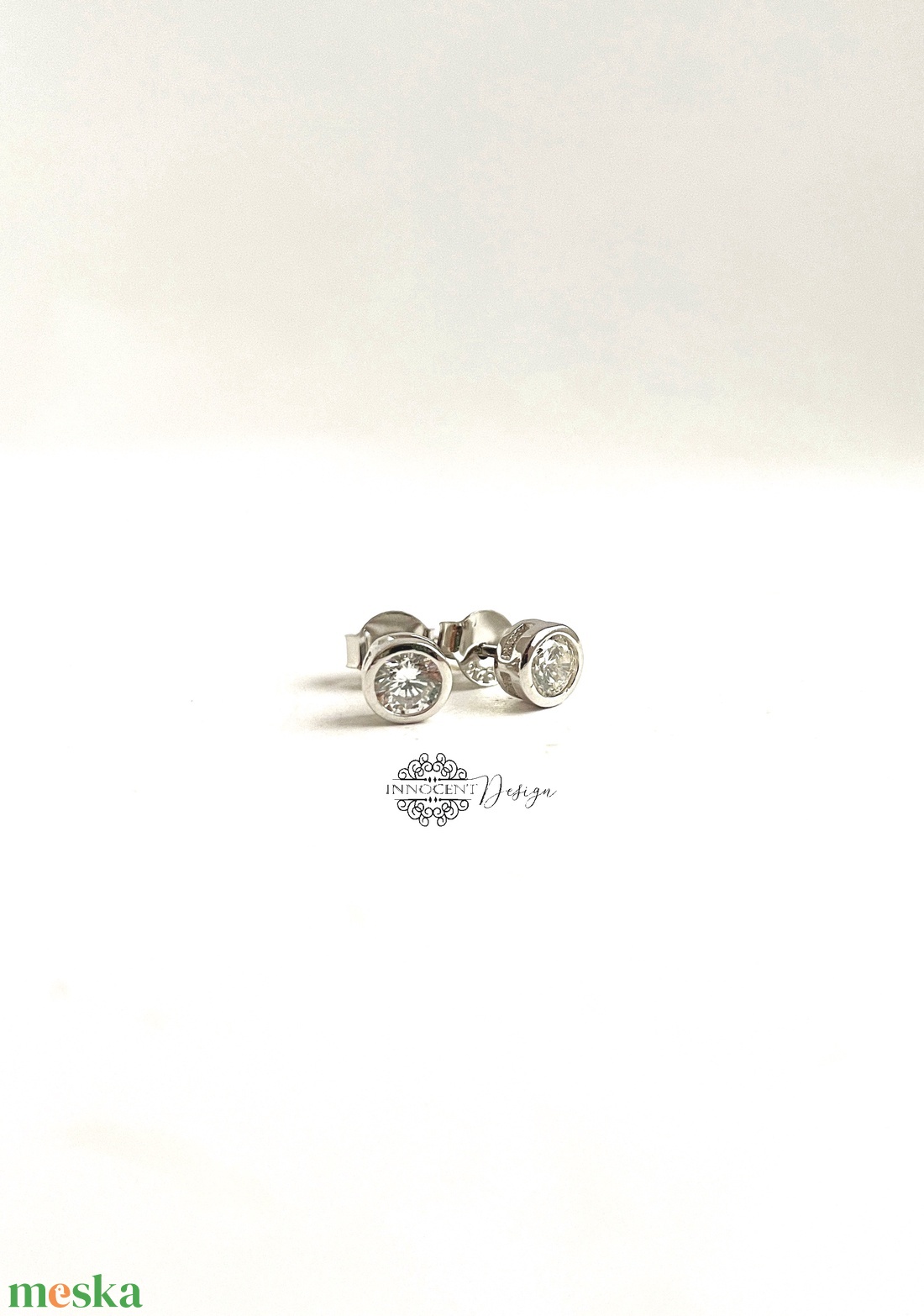 925 Ezüst bedugós fülbevaló cirkóniával - ékszer - fülbevaló - pötty fülbevaló - Meska.hu