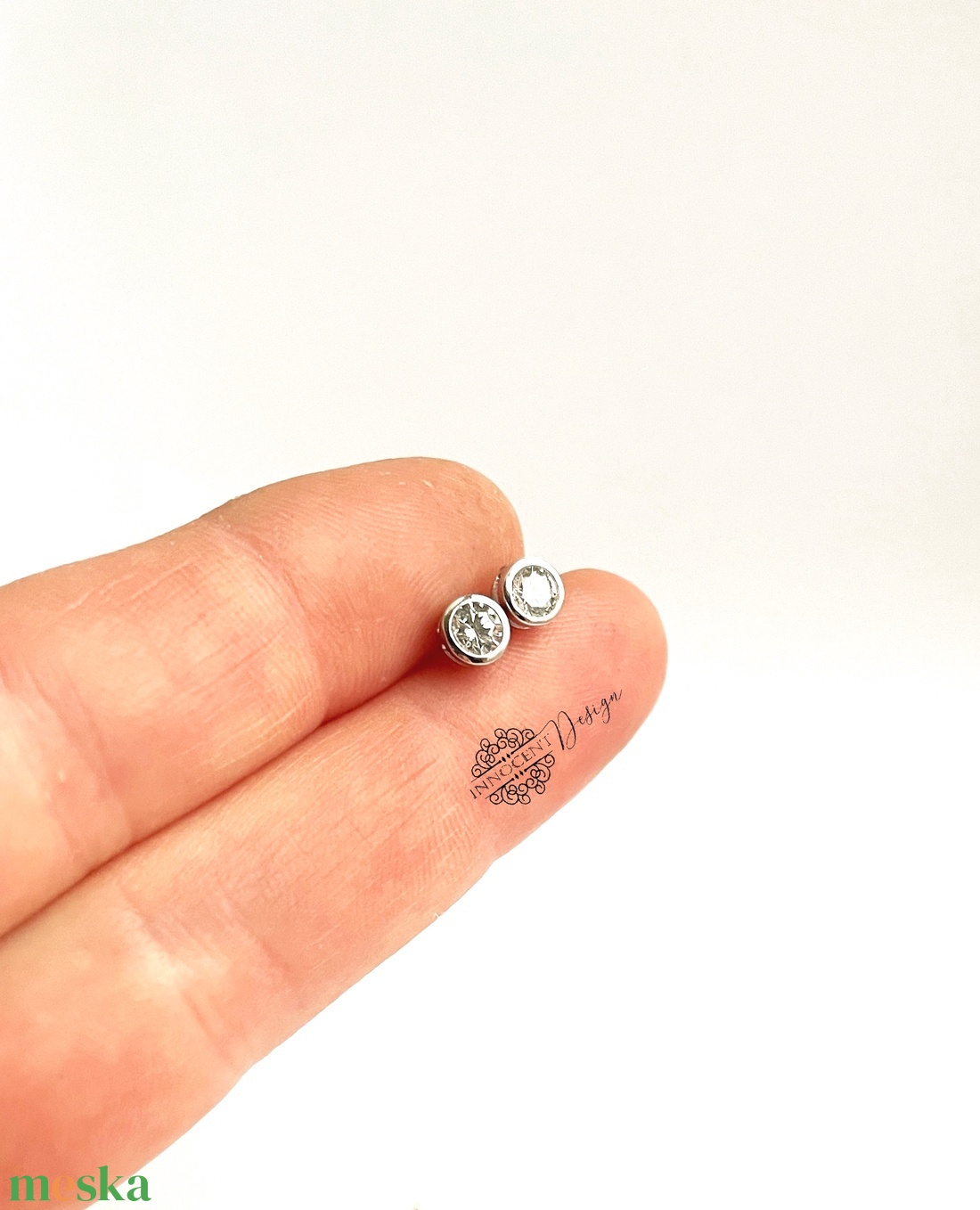 925 Ezüst bedugós fülbevaló cirkóniával - ékszer - fülbevaló - pötty fülbevaló - Meska.hu