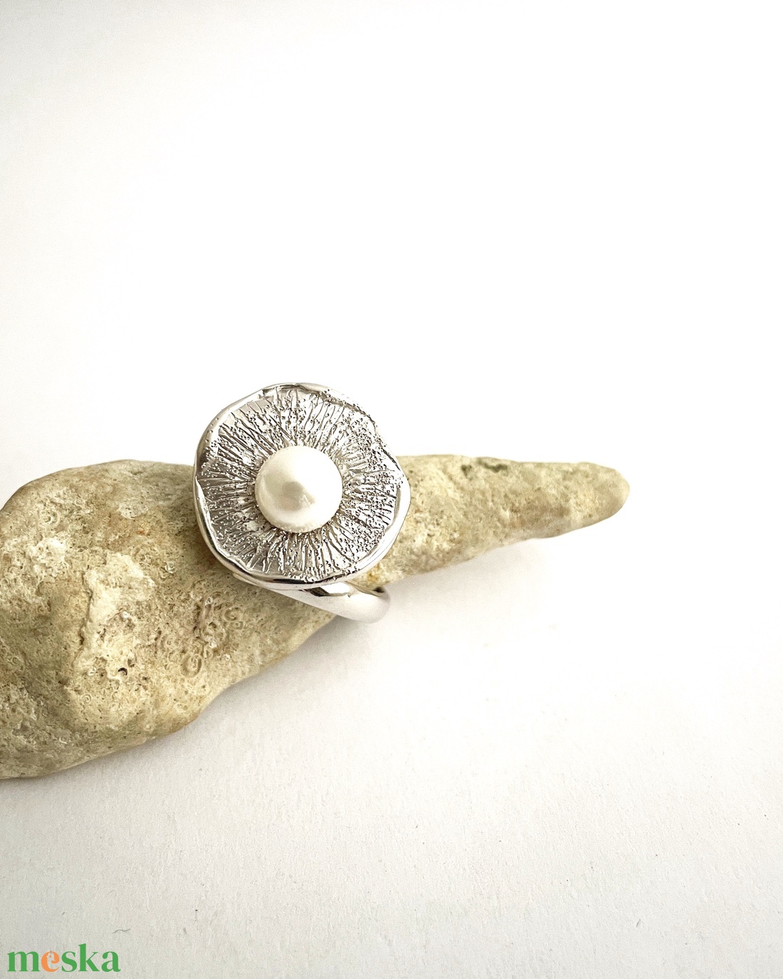 Ezüst tündérrózsa gyűrű - állítható - ékszer - gyűrű - gyöngyös gyűrű - Meska.hu