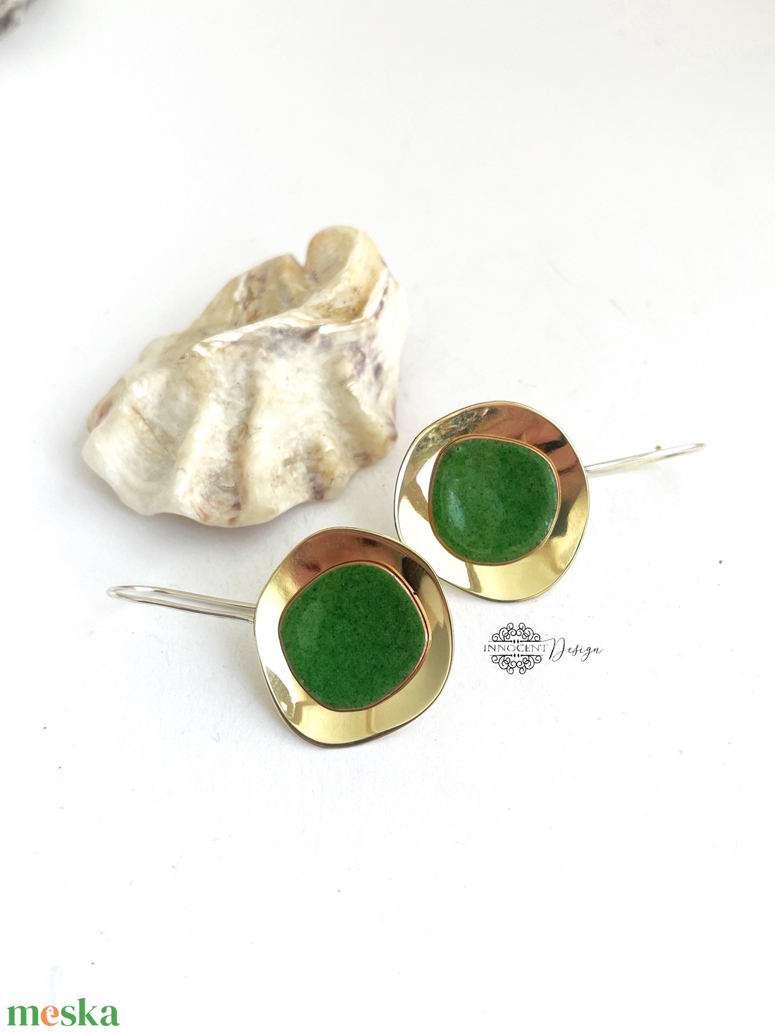 Kalimutu - tűzzománc fülbevaló (mohazöld) - ékszer - fülbevaló - lógós kerek fülbevaló - Meska.hu
