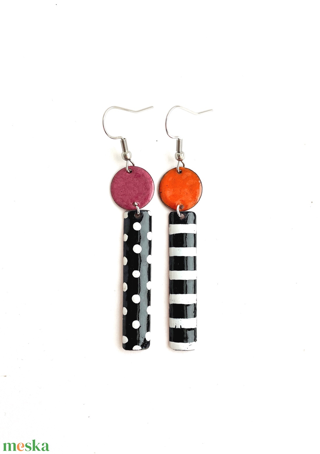 Dorothy - asszimetrikus tűzzománc fülbevaló - pöttyös/csíkos - lila- narancs - ékszer - fülbevaló - lógó fülbevaló - Meska.hu