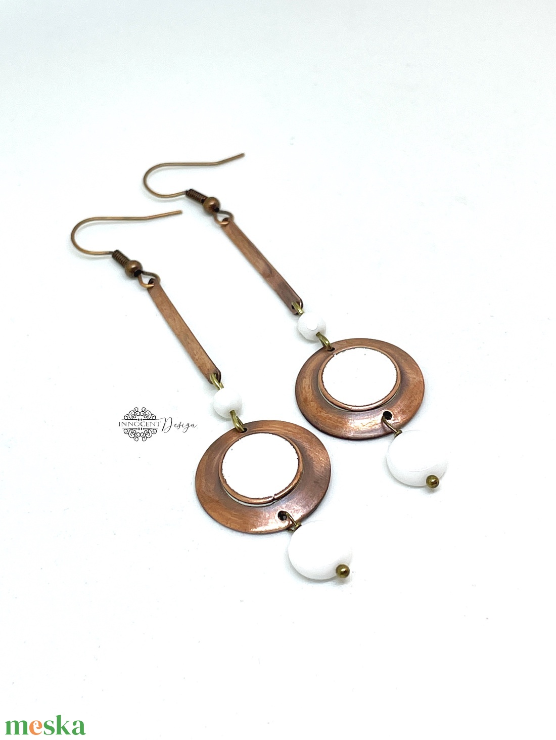 Minimál - fehér fülbevaló - tűzománc-réz - ékszer - fülbevaló - lógó fülbevaló - Meska.hu