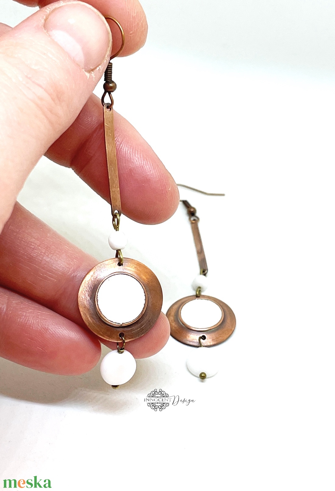 Minimál - fehér fülbevaló - tűzománc-réz - ékszer - fülbevaló - lógó fülbevaló - Meska.hu
