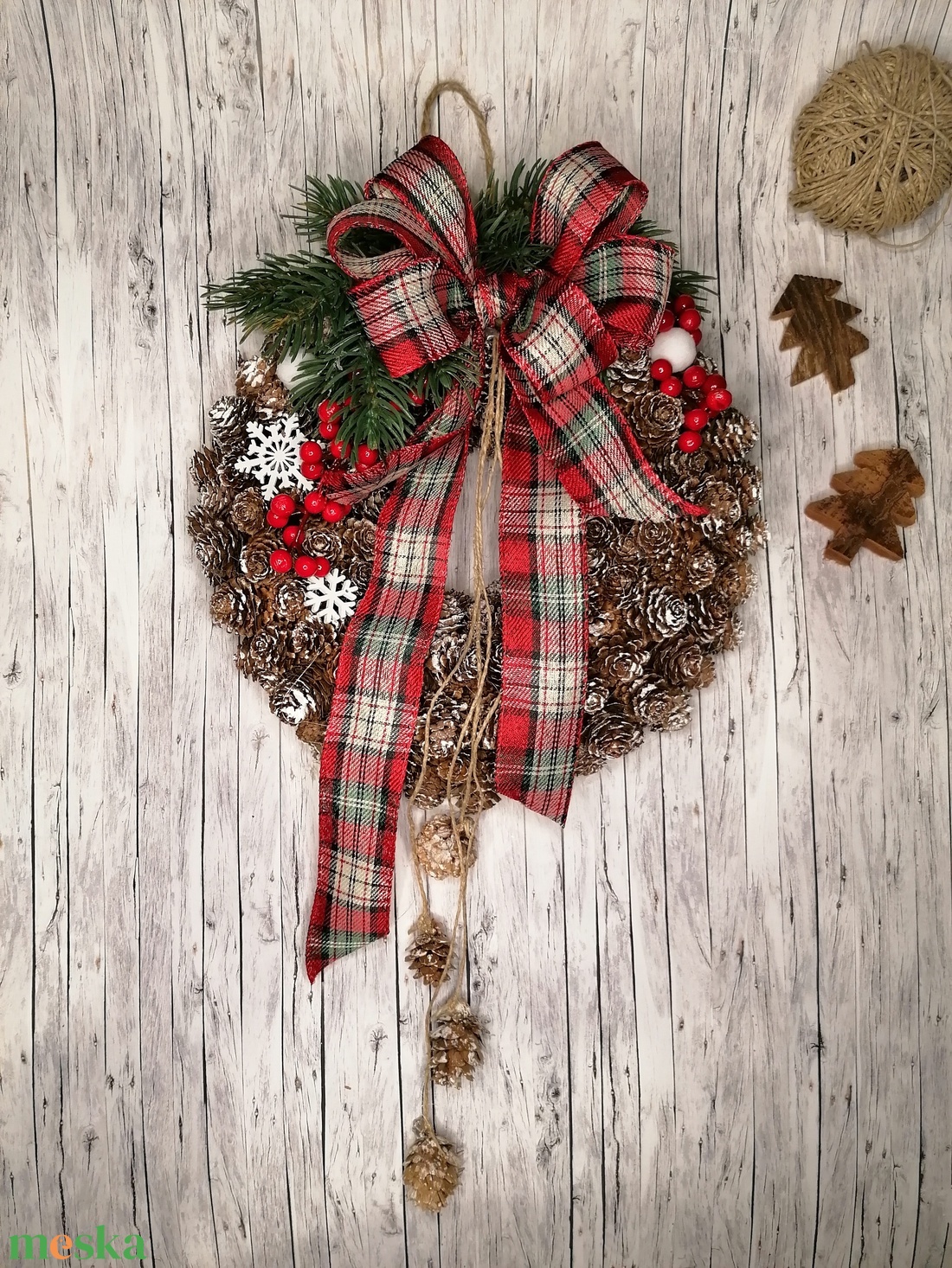 Vörösfenyő koszorú 25 cm - karácsony - adventi díszek - adventi gyertyadíszek és koszorúdíszek - Meska.hu Vörösfenyő koszorú 25 cm - karácsony - adventi díszek - adventi gyertyadíszek és koszorúdíszek - Meska.hu