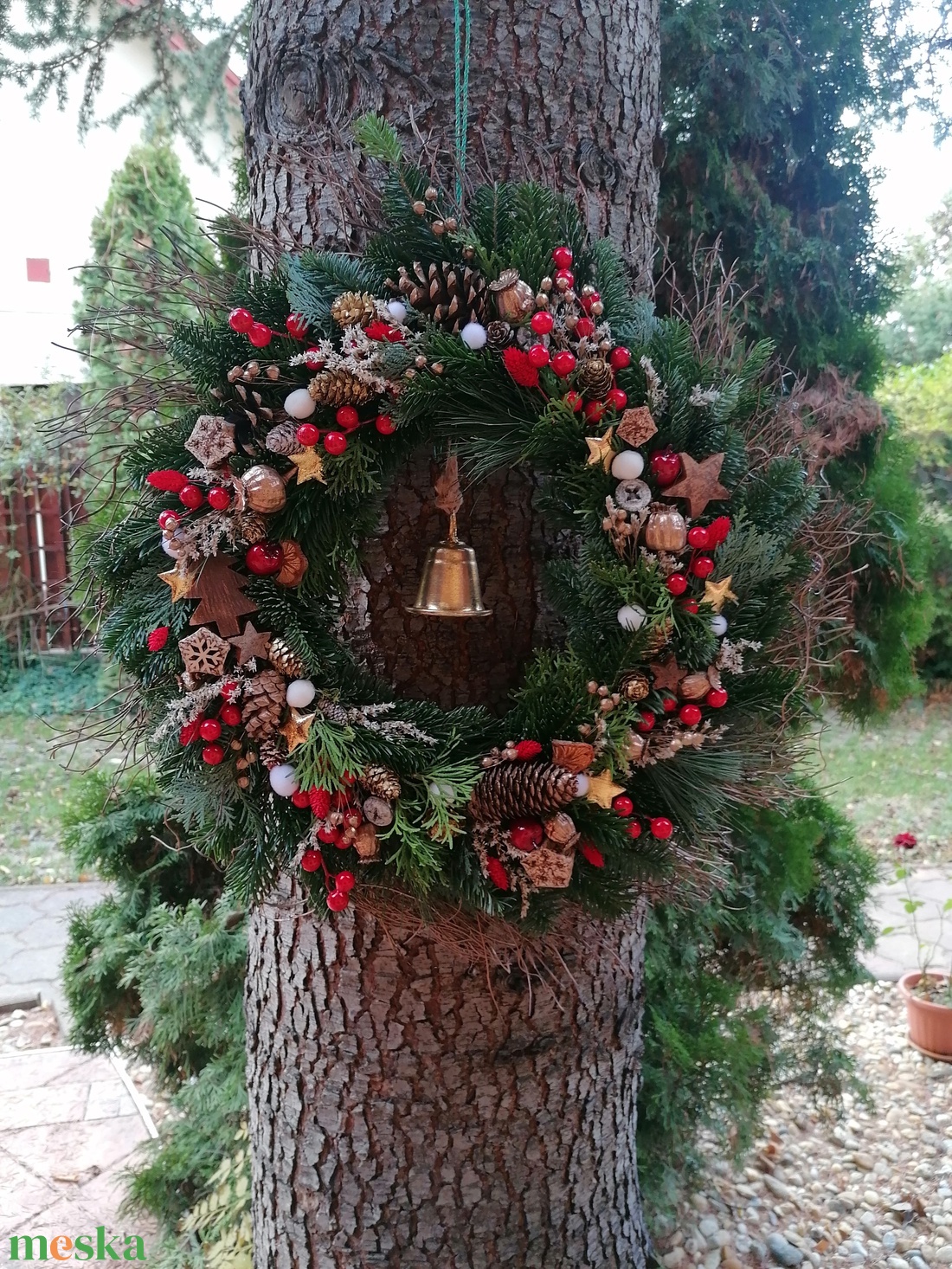 Karácsonyi nap koszorú, kopogtató haranggal - karácsony - adventi díszek - adventi gyertyadíszek és koszorúdíszek - Meska.hu