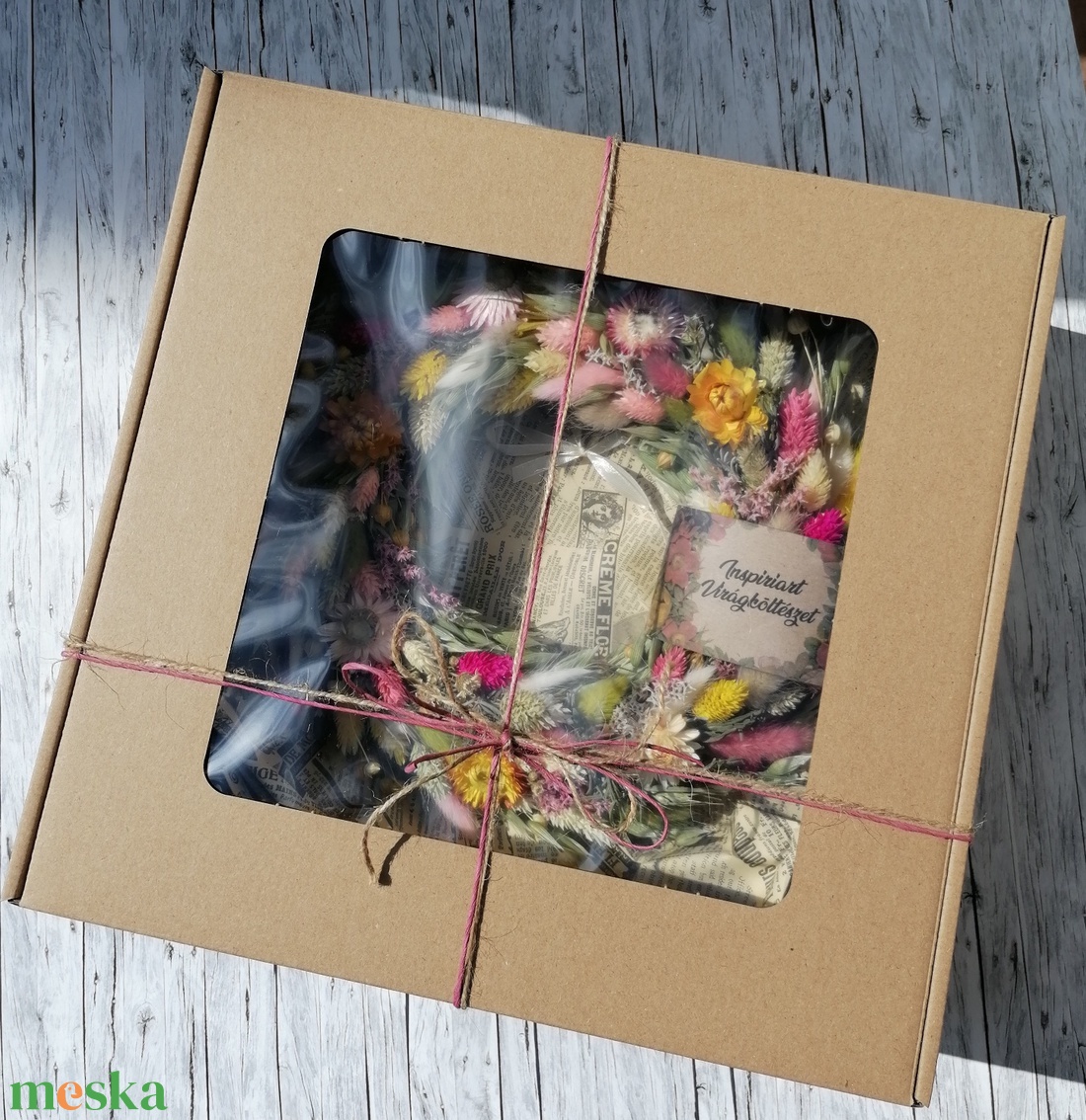 Ajándékdoboz, ablakos doboz koszorúkhoz 35 cm méretig - otthon & életmód - dekoráció - ajtó- és ablak dekoráció - ajtódísz & kopogtató - Meska.hu
