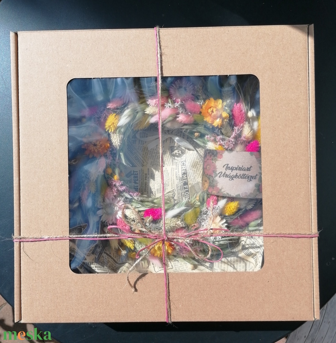 Ajándékdoboz, ablakos doboz koszorúkhoz 35 cm méretig - otthon & életmód - dekoráció - ajtó- és ablak dekoráció - ajtódísz & kopogtató - Meska.hu