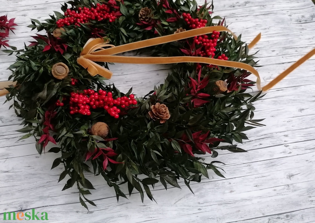 Örökzöld elegancia koszorú 33 cm Ősz-tél - otthon & életmód - dekoráció - ajtó- és ablak dekoráció - ajtódísz & kopogtató - Meska.hu