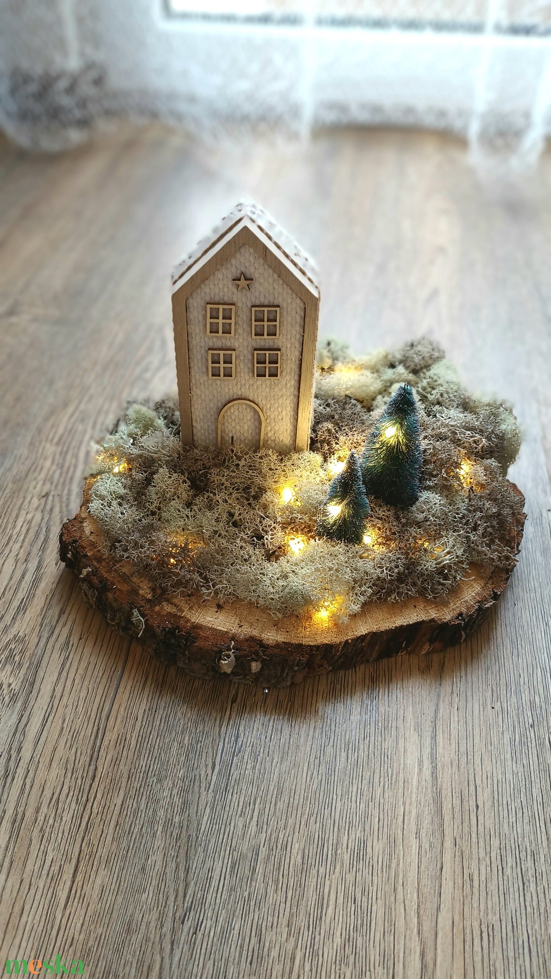 Házikó és zuzmó asztaldísz, diorama, éjjeli fény - karácsony - karácsonyi lakásdekoráció - karácsonyi falu, házikó - Meska.hu