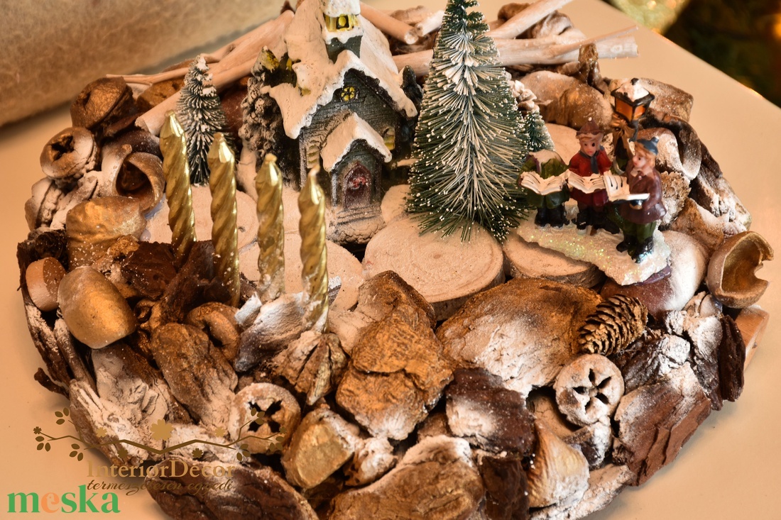 Adventi koszorú templommal és kórussal - karácsony - adventi díszek - adventi koszorú - Meska.hu
