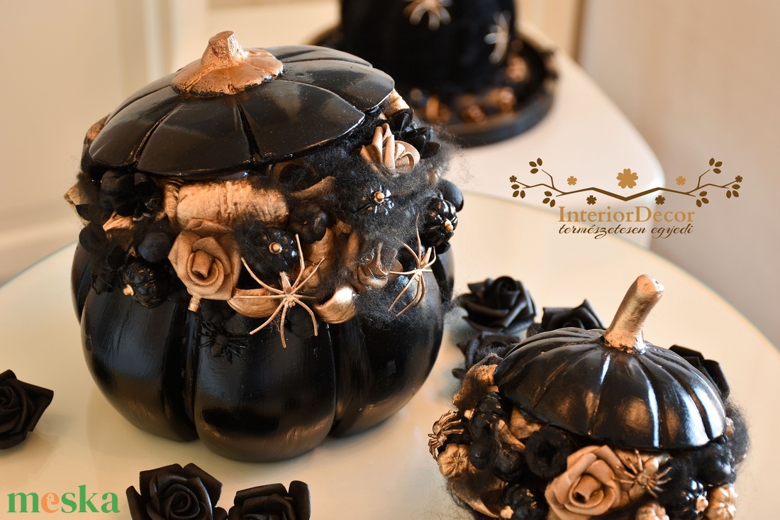 Arany-fekete halloweeni tök - otthon & életmód - dekoráció - asztal és polc dekoráció - asztaldísz - Meska.hu Arany-fekete halloweeni tök - otthon & életmód - dekoráció - asztal és polc dekoráció - asztaldísz - Meska.hu