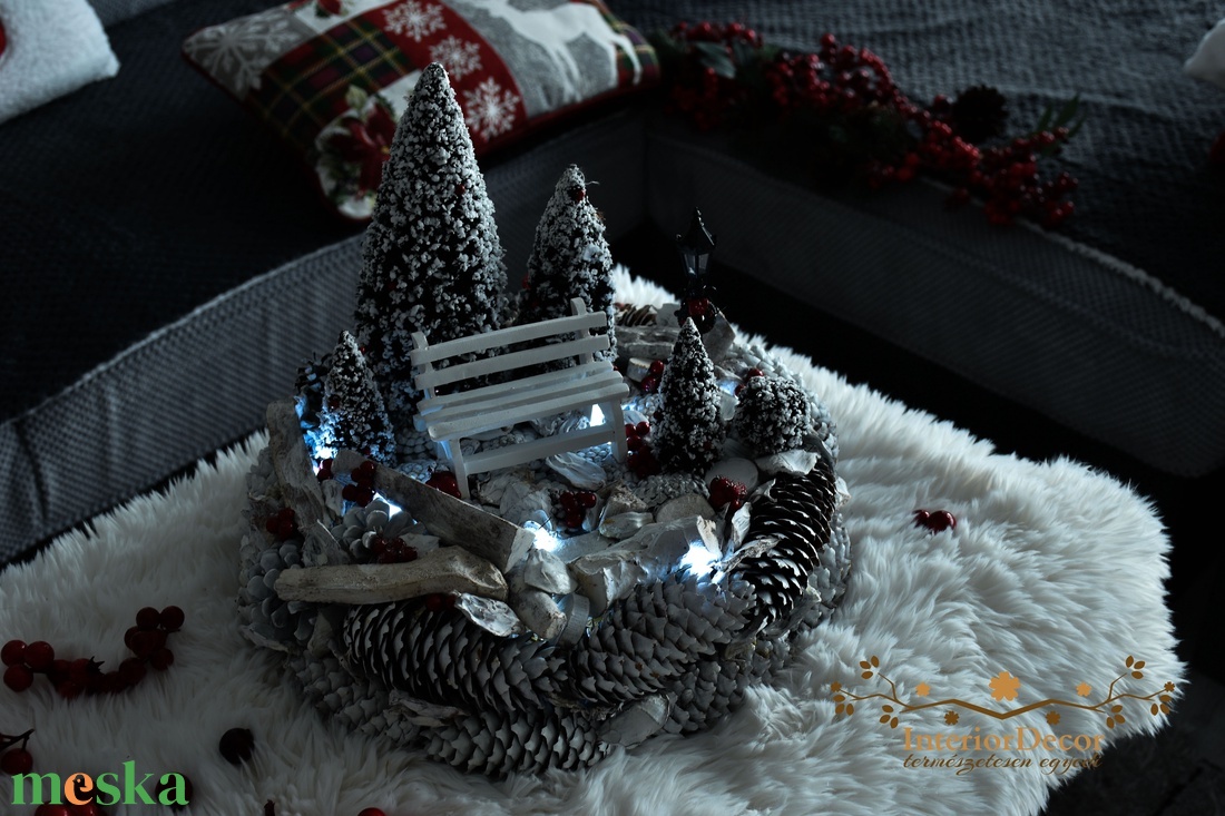 Nagyméretű téli életkép asztali koszorú világítással - karácsony - adventi díszek - adventi asztaldísz - Meska.hu