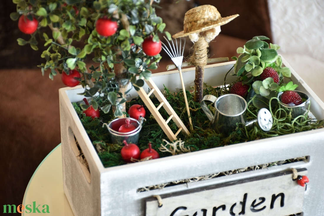 Garden láda asztali dísz - otthon & életmód - virágdekoráció - virágdíszek - asztali virágdísz - Meska.hu