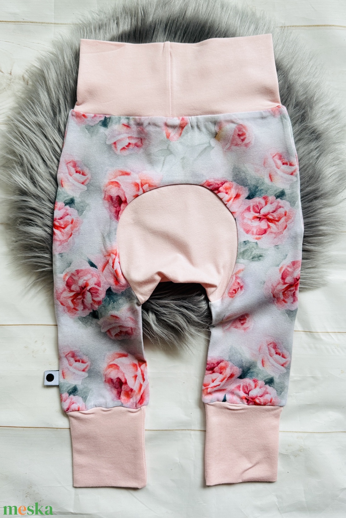 Popókörös, hordozós nadrág 62-74 - rózsás - ruha & divat - gyerekruha - nadrág - Meska.hu