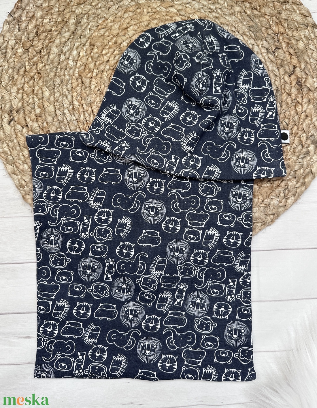 Gyermek sapka, csősál csomag - sötétkék alapon állatkás - ruha & divat - sál, sapka, kendő - sapka & sál szett - Meska.hu