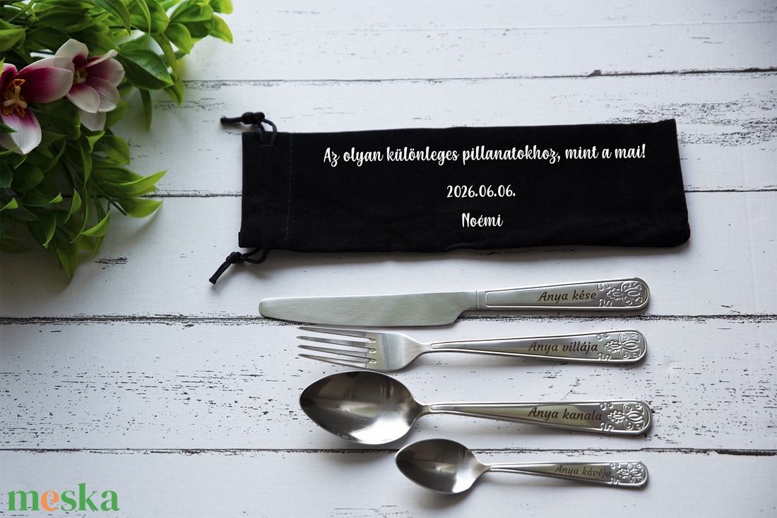 Gravírozott evőeszköz készlet Anyának � szülőköszöntő ajándék bársony ajándéktasakban, egyedi üzenettel - esküvő - emlék & ajándék - szülőköszöntő ajándék - Meska.hu
