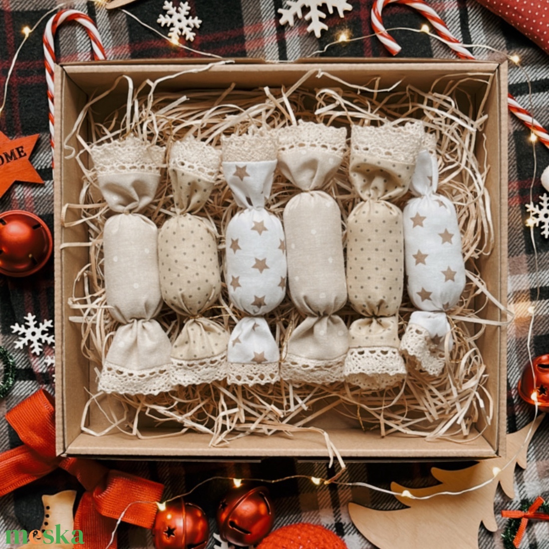 Textil szaloncukrok díszdobozban - karácsony - karácsonyi lakásdekoráció - karácsonyfadíszek - Meska.hu Textil szaloncukrok díszdobozban - karácsony - karácsonyi lakásdekoráció - karácsonyfadíszek - Meska.hu
