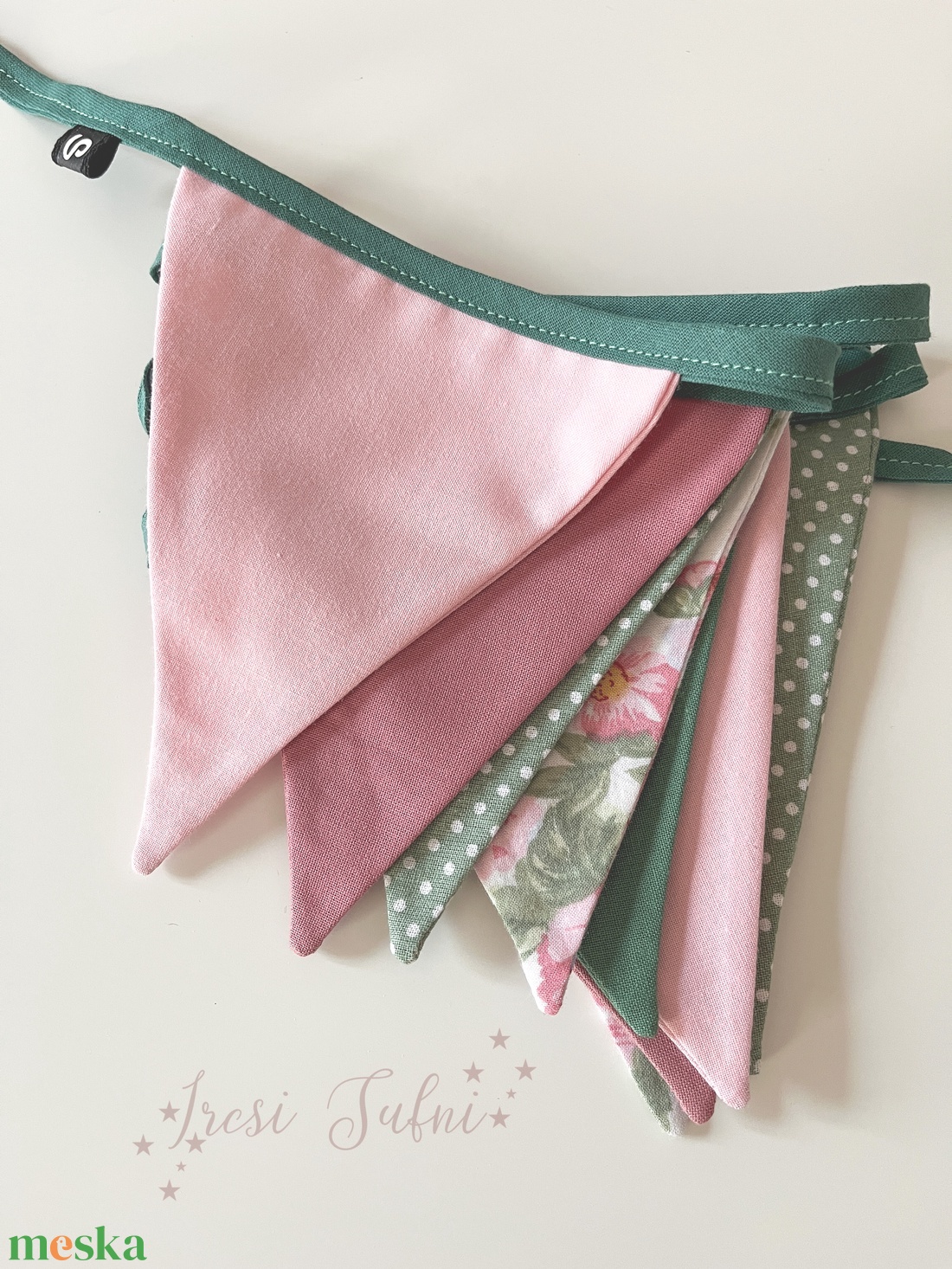 Textil zászló girland / bunting / zászló füzér - otthon & életmód - dekoráció - fali és függő dekoráció - falra akasztható dekor - Meska.hu Textil zászló girland / bunting / zászló füzér - otthon & életmód - dekoráció - fali és függő dekoráció - falra akasztható dekor - Meska.hu