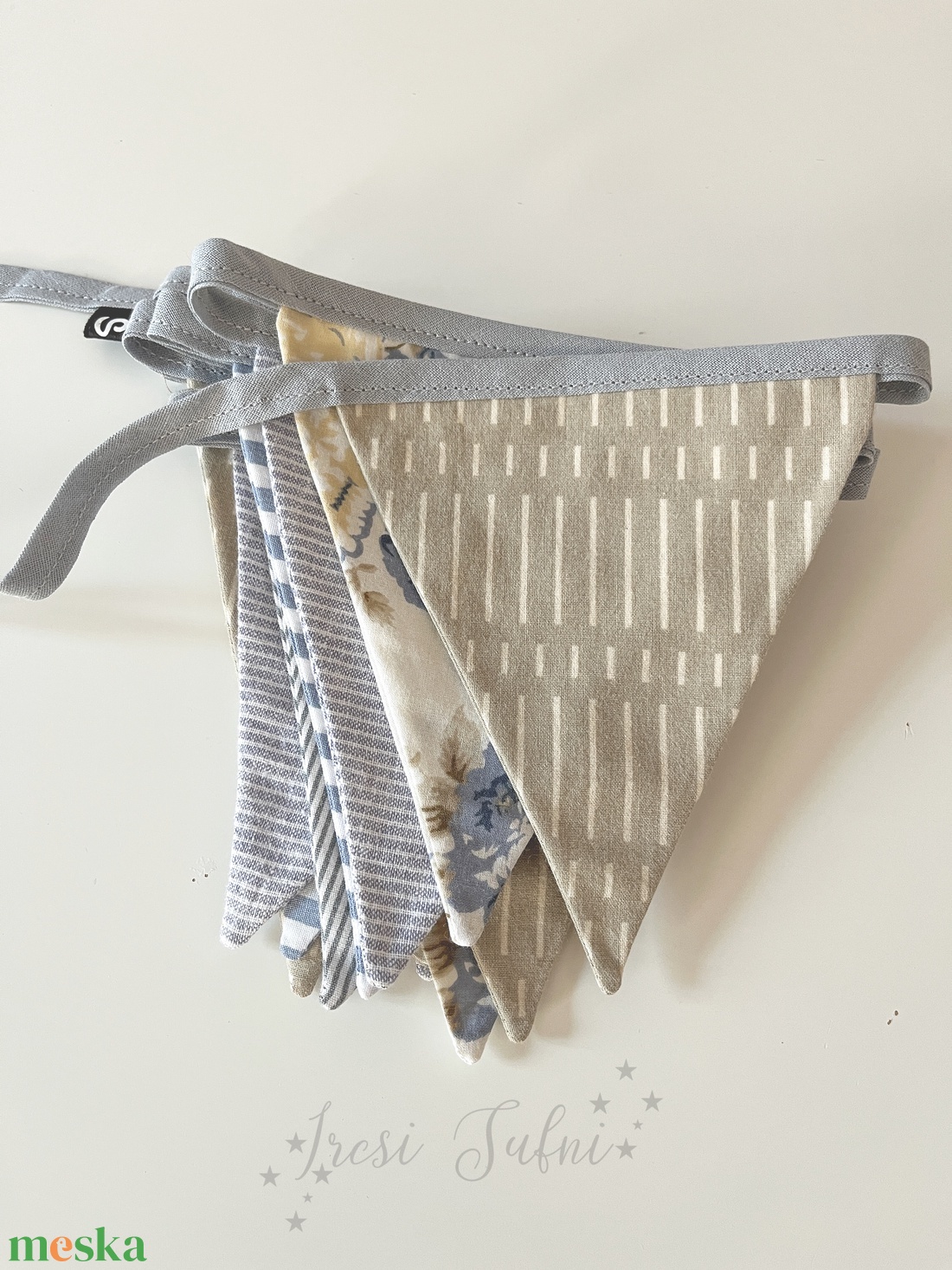 Textil zászló girland / bunting / zászló füzér - otthon & életmód - dekoráció - fali és függő dekoráció - falra akasztható dekor - Meska.hu Textil zászló girland / bunting / zászló füzér - otthon & életmód - dekoráció - fali és függő dekoráció - falra akasztható dekor - Meska.hu