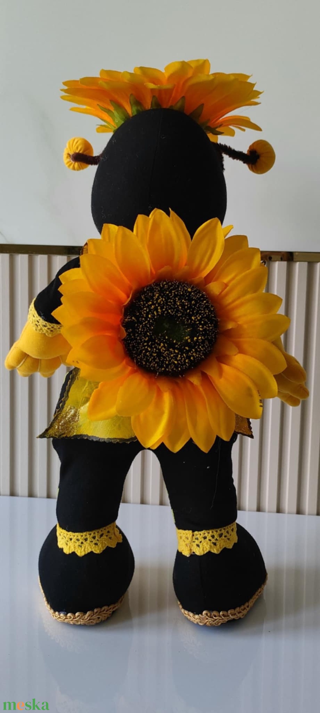 Kézzel készült egyedi drótvázas figura eladó.  - játék & sport - plüssállat & játékfigura - méhecske - Meska.hu