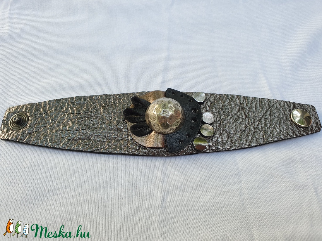 Silver bloom - bőrkarkötő - ékszer - karkötő - széles karkötő - Meska.hu Silver bloom - bőrkarkötő - ékszer - karkötő - széles karkötő - Meska.hu