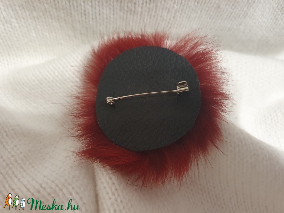 Bordó - kitűző, táskadísz - ékszer - kitűző és bross - kitűző - Meska.hu Bordó - kitűző, táskadísz - ékszer - kitűző és bross - kitűző - Meska.hu