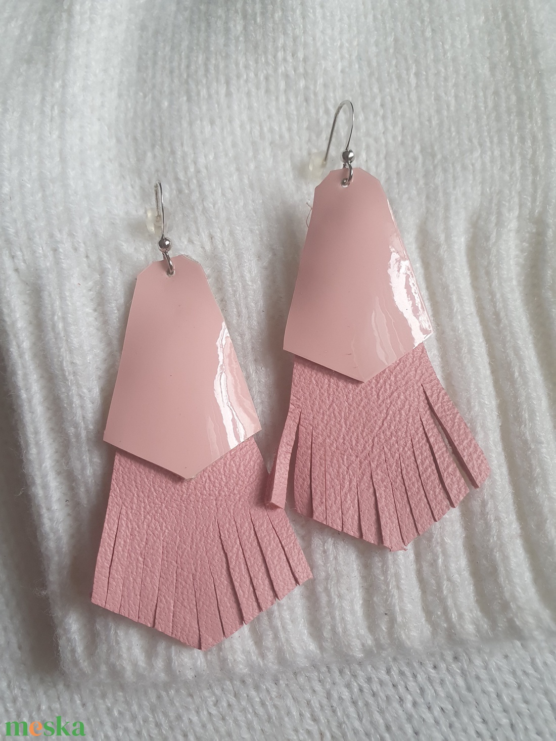 Bőrfülbevaló - halvány pink - ékszer - fülbevaló - lógó fülbevaló - Meska.hu