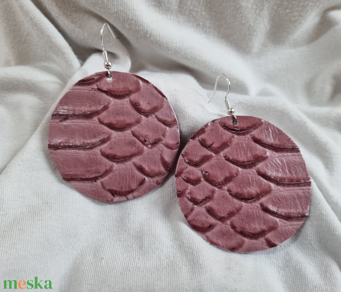 Bőrfülbevaló - purple circle - ékszer - fülbevaló - lógó fülbevaló - Meska.hu Bőrfülbevaló - purple circle - ékszer - fülbevaló - lógó fülbevaló - Meska.hu