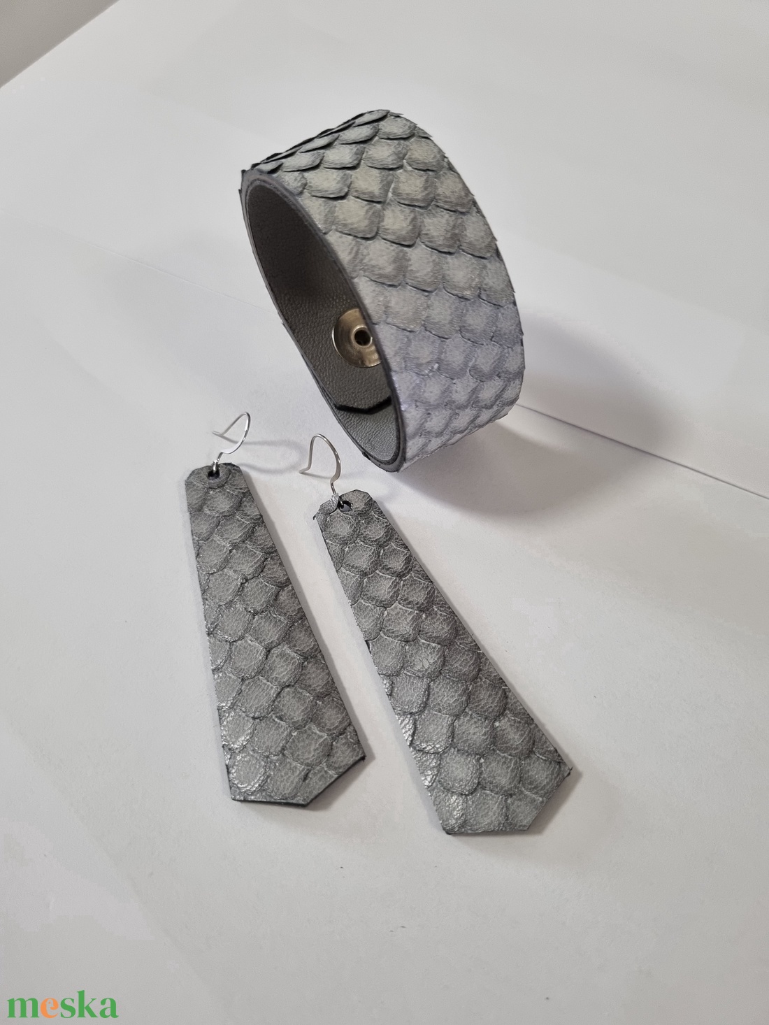 Bőrkarkötő, fülbevalóval - snake - ékszer - ékszerszett - Meska.hu Bőrkarkötő, fülbevalóval - snake - ékszer - ékszerszett - Meska.hu