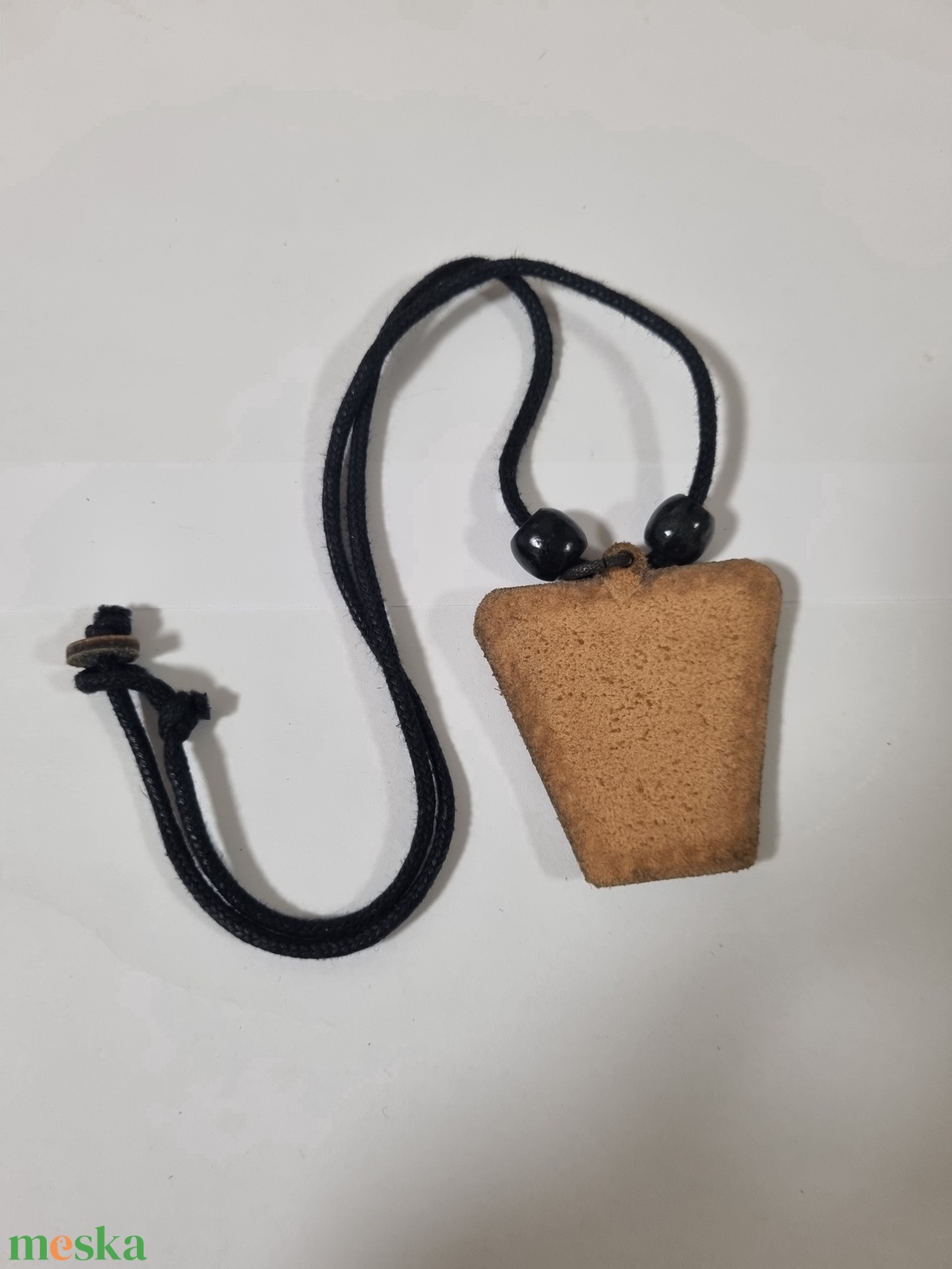 Bőrnyaklánc - ékszer - nyaklánc - medálos nyaklánc - Meska.hu