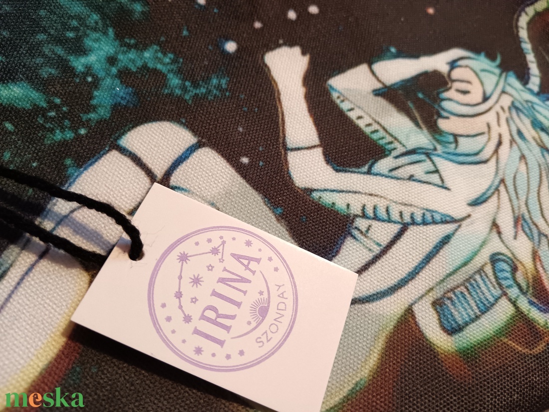 Lebegés egyedi grafikás kozmetikai táska - táska & tok - neszesszer - Meska.hu