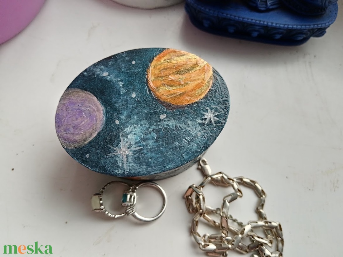 Belső univerzum kézzel festett fa ékszerdobozka (8�6�4 cm) - ékszer - ékszertartó - ékszerdoboz - Meska.hu