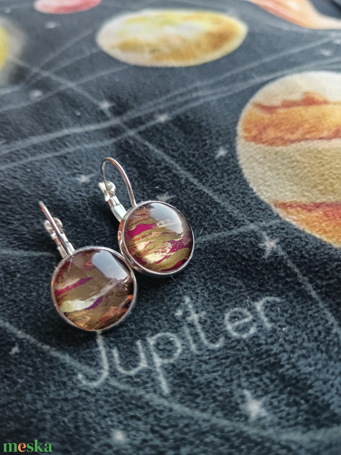 Jupiter kézzel festett fülbevaló - ékszer - fülbevaló - lógó fülbevaló - Meska.hu