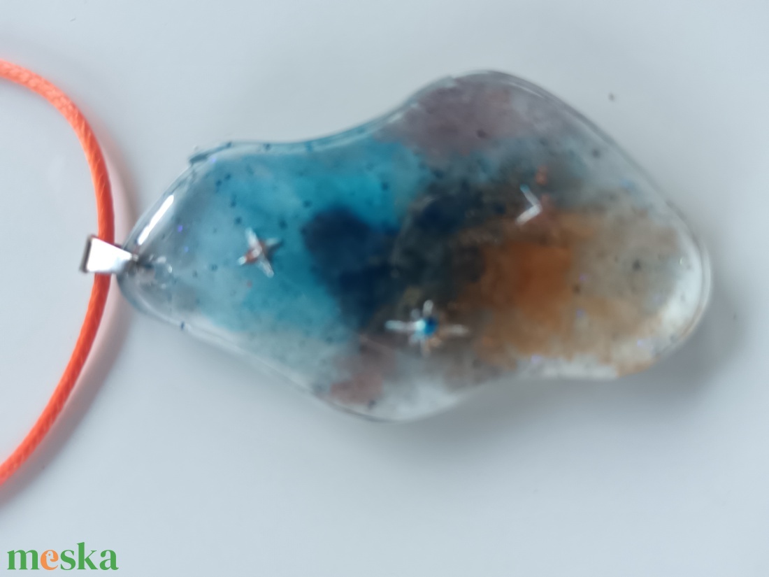 Nebula epoxigyanta medál - ékszer - ékszerszett - Meska.hu