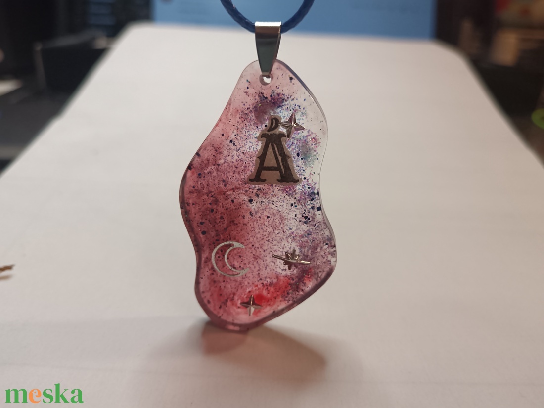 Csillagbetűk egyedi monogramos epoxigyanta medál - ékszer - nyaklánc - monogram & névnyaklánc - Meska.hu