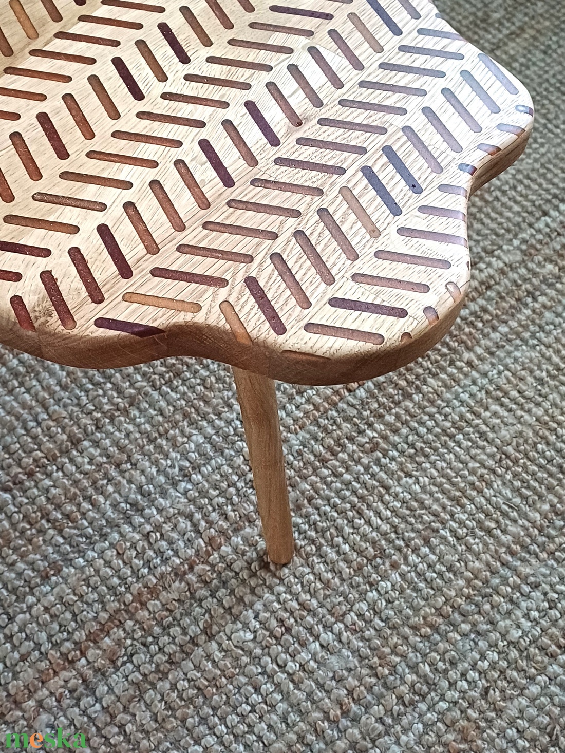 Splash - dohányzóasztal egyedi mintával és ívelt formával - otthon & életmód - bútor - asztal - Meska.hu