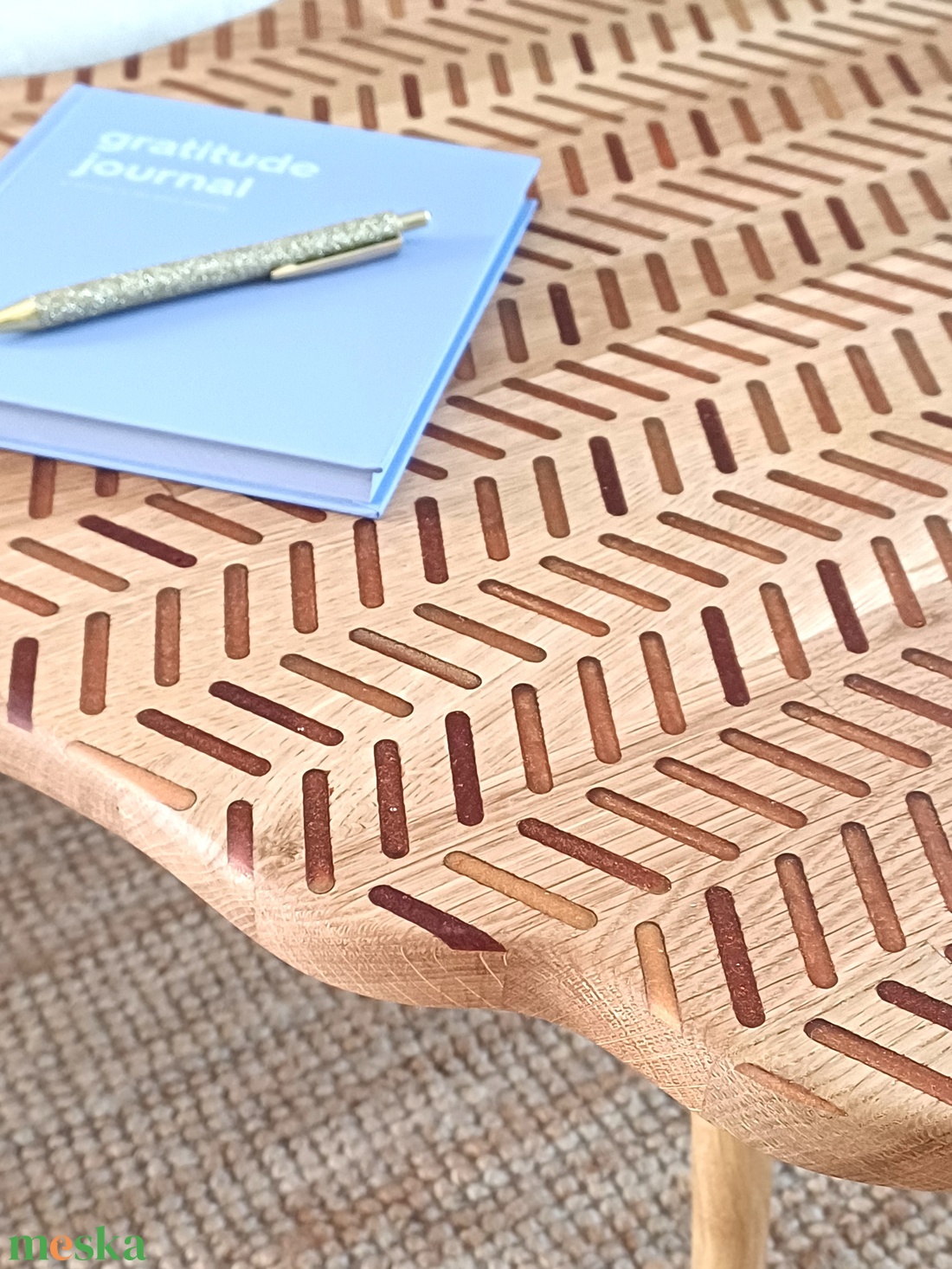 Splash - dohányzóasztal egyedi mintával és ívelt formával - otthon & életmód - bútor - asztal - Meska.hu