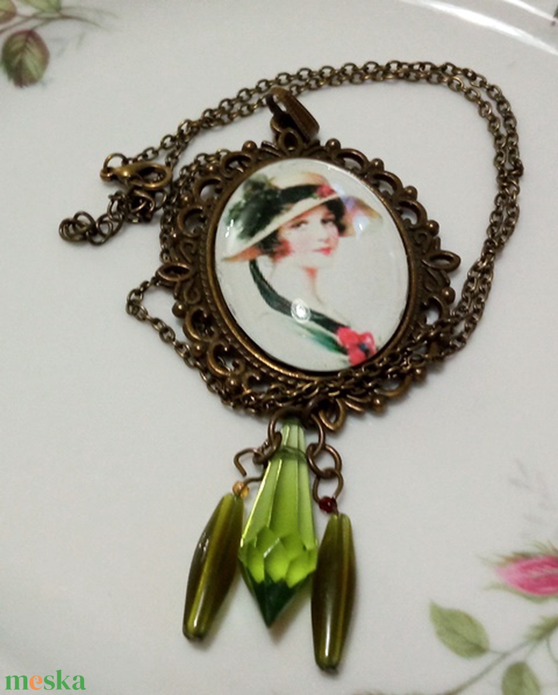 ÜVEGLENCSÉS ÉKSZEREK-KIÁRUSÍTÁS-Nyaklánc -LADY -vintage - ékszer - nyaklánc - medálos nyaklánc - Meska.hu ÜVEGLENCSÉS ÉKSZEREK-KIÁRUSÍTÁS-Nyaklánc -LADY -vintage - ékszer - nyaklánc - medálos nyaklánc - Meska.hu