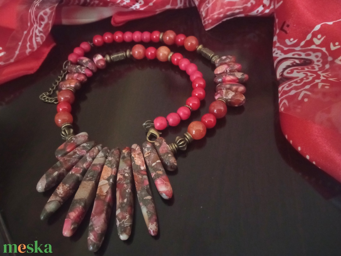 FÉLDRÁGAKŐ/ÁSVÁNY/ -GYÖNGYSOR - ékszer - nyaklánc - medálos nyaklánc - Meska.hu