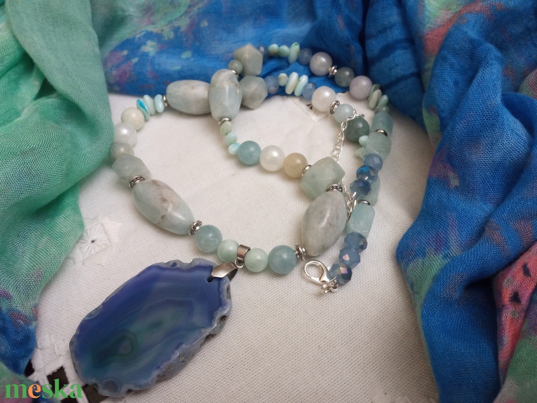 FÉLDRÁGAKŐ/ÁSVÁNY/ -gyöngysor, nyakék - ékszer - nyaklánc - medálos nyaklánc - Meska.hu