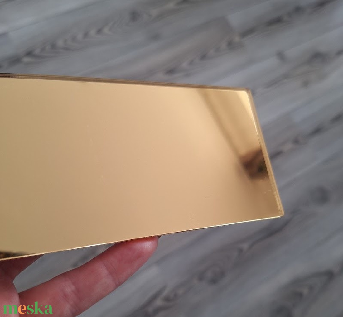 Tükör arany plexi ültetőkártya LAP! - kellékek & szerszámok - díszíthető tárgyak - akril - Meska.hu Tükör arany plexi ültetőkártya LAP! - kellékek & szerszámok - díszíthető tárgyak - akril - Meska.hu