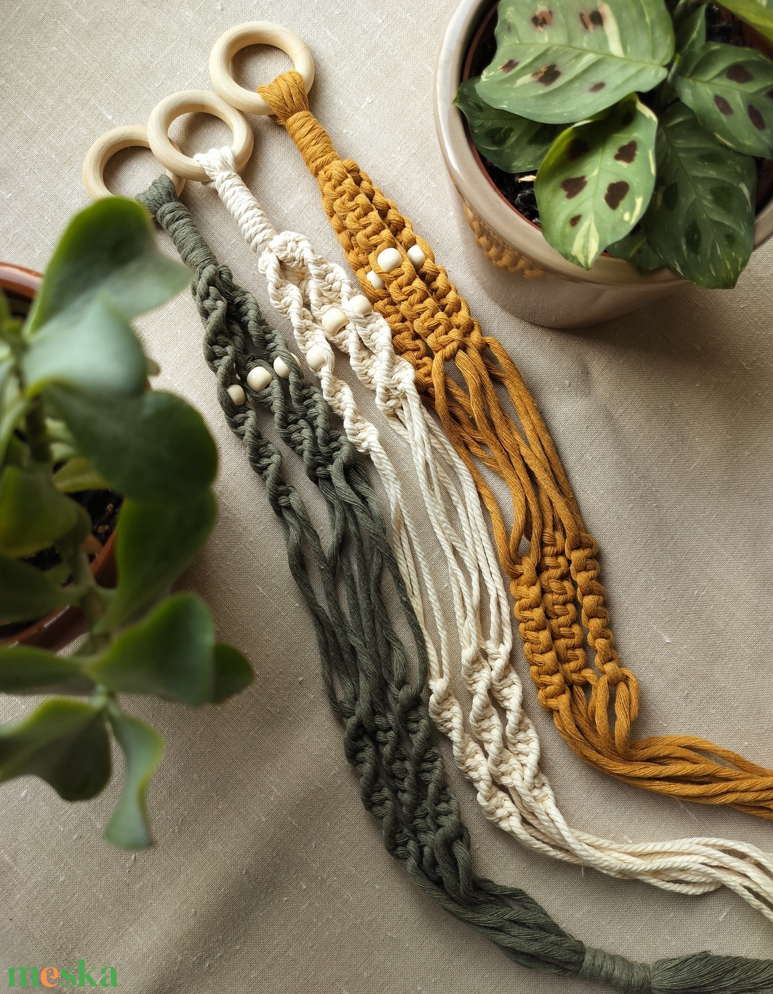 Makramé virágtartók gyöngyökkel, több színben - otthon & életmód - dekoráció - virágdísz és tartó - virágtartó - Meska.hu Makramé virágtartók gyöngyökkel, több színben - otthon & életmód - dekoráció - virágdísz és tartó - virágtartó - Meska.hu