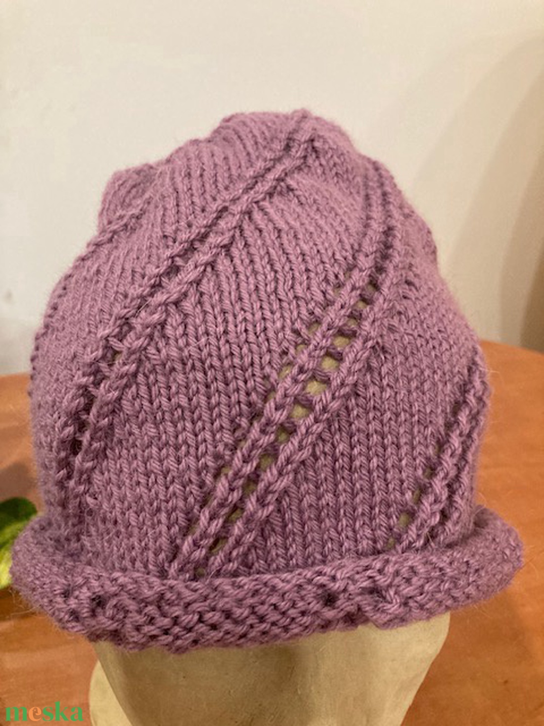 Lila áttört mintás női sapka - ruha & divat - sál, sapka, kendő - sapka - Meska.hu Lila áttört mintás női sapka - ruha & divat - sál, sapka, kendő - sapka - Meska.hu