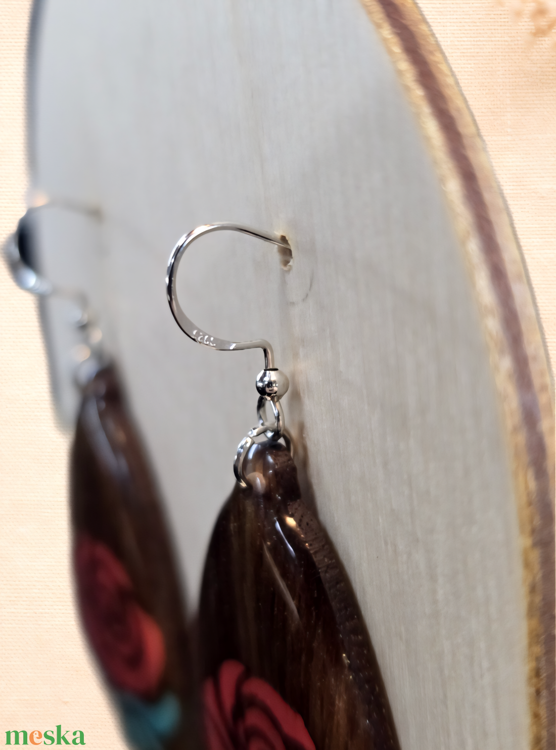 Kézzel festett rózsa � prémium diófa fülbevaló - ékszer - fülbevaló - lógó csepp fülbevaló - Meska.hu