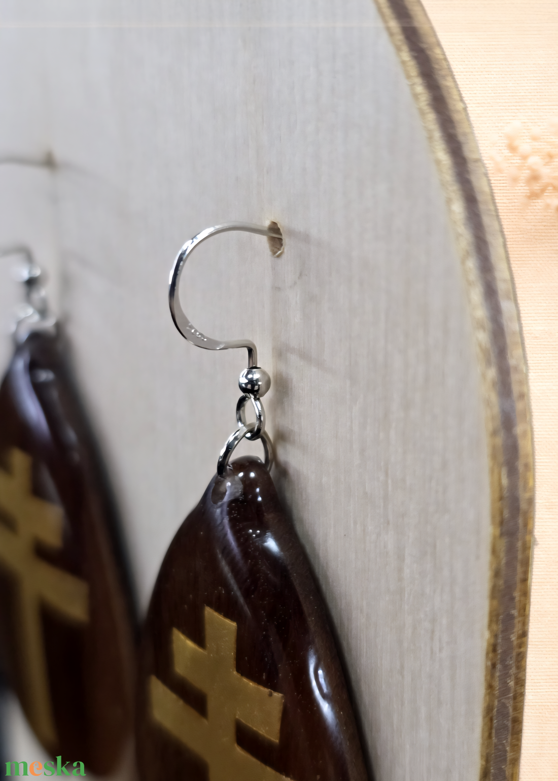 Aranykereszt � amerikai fekete dió fülbevaló - ékszer - fülbevaló - lógó csepp fülbevaló - Meska.hu